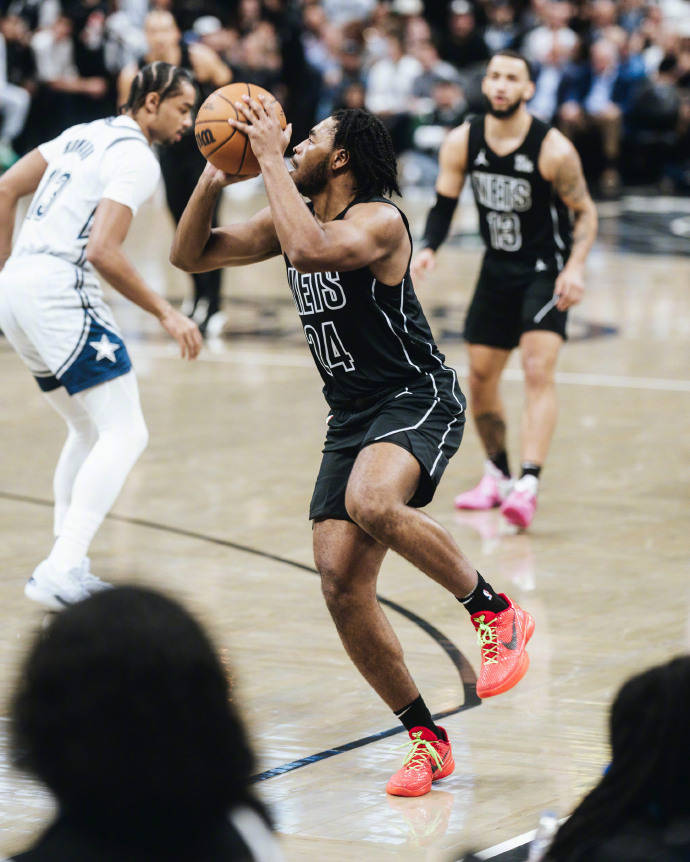 安东尼回归助球队逆转,夺得胜利的简单介绍 安东尼回归助球队逆转,夺得胜利的简单介绍