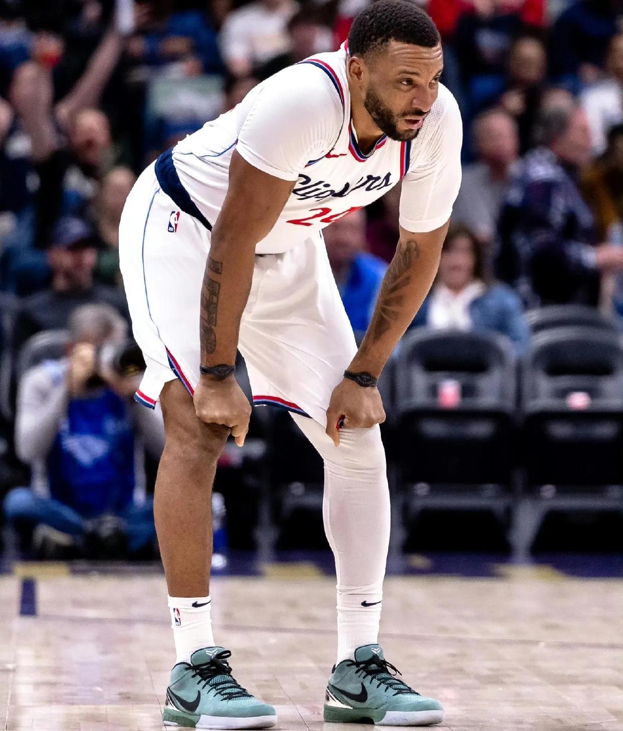 快船主场惨败开拓者，莱昂纳德24分神准的简单介绍